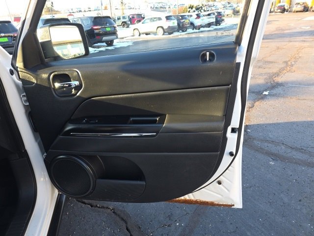 Used 2014 Jeep Patriot Limited image 28