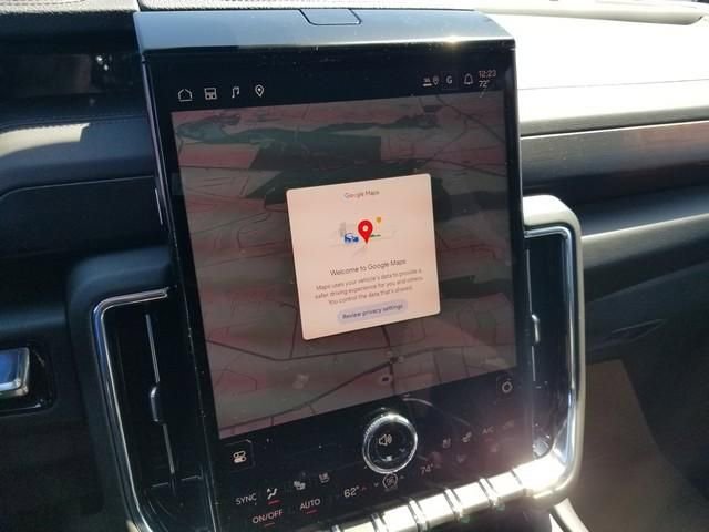 New 2026 GMC Yukon Denali w/ Sun & Power Step Package AWD/4WD image 13