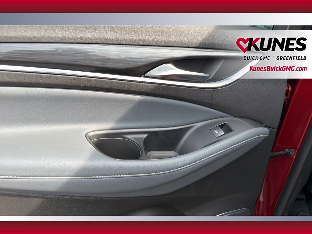 Used 2024 Buick Enclave Premium image 33