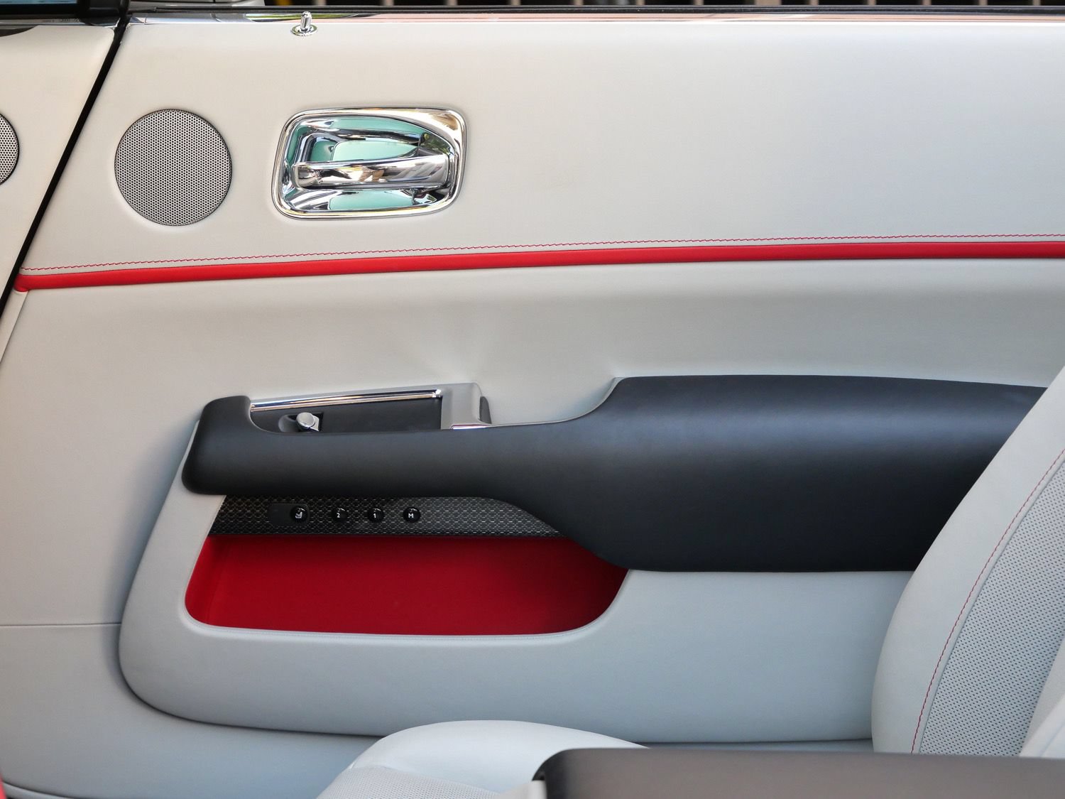 Certified 2020 Rolls-Royce Dawn RWD image 11