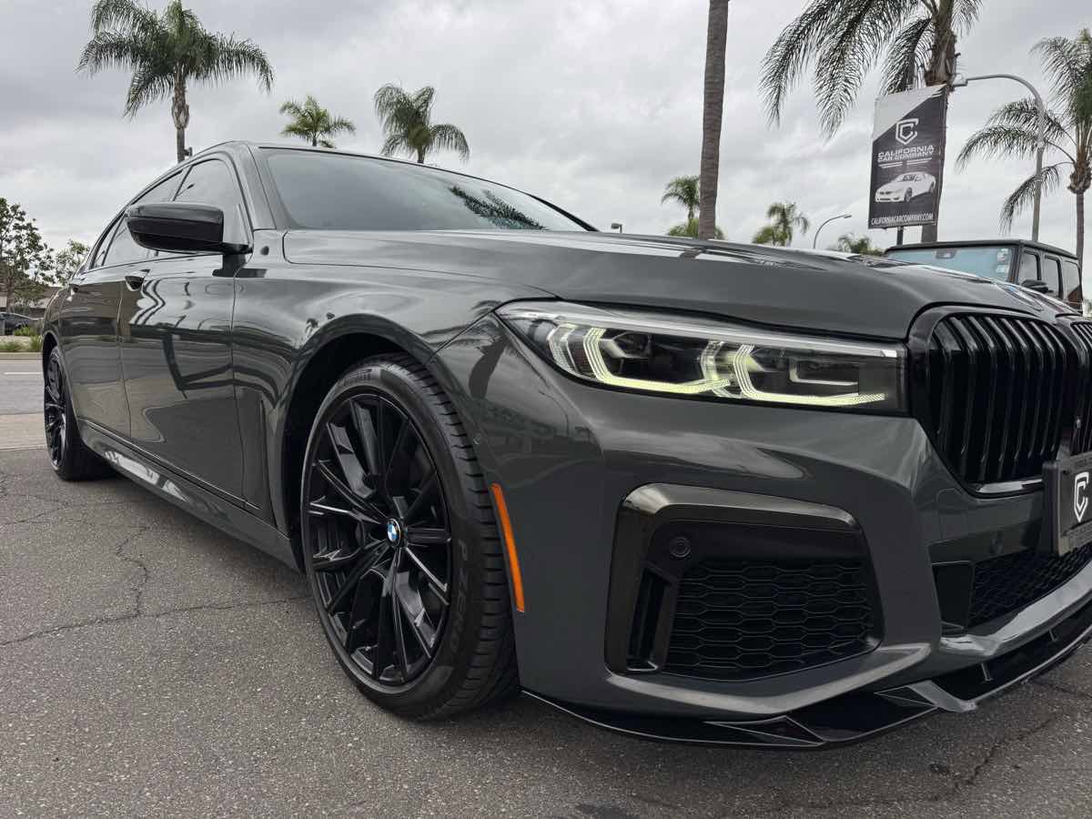 Used 2020 BMW 740i w/ M Sport Package image 10