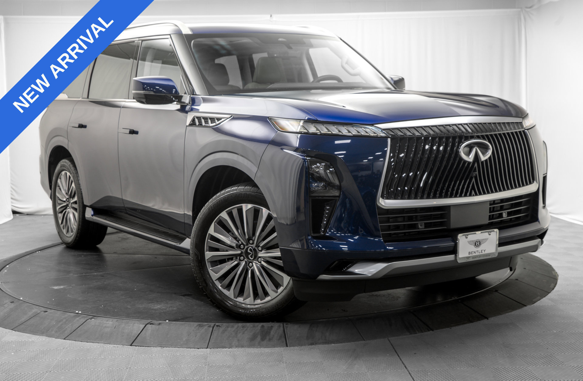 Used 2025 INFINITI QX80 Luxe AWD/4WD image 1