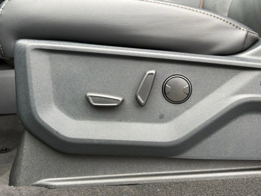 New 2026 Ford F350 Lariat w/ Tremor Off-Road Package image 22