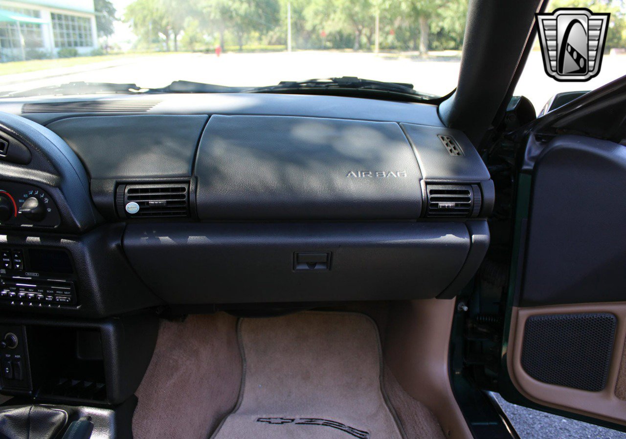 Used 1995 Chevrolet Camaro Z28 image 25