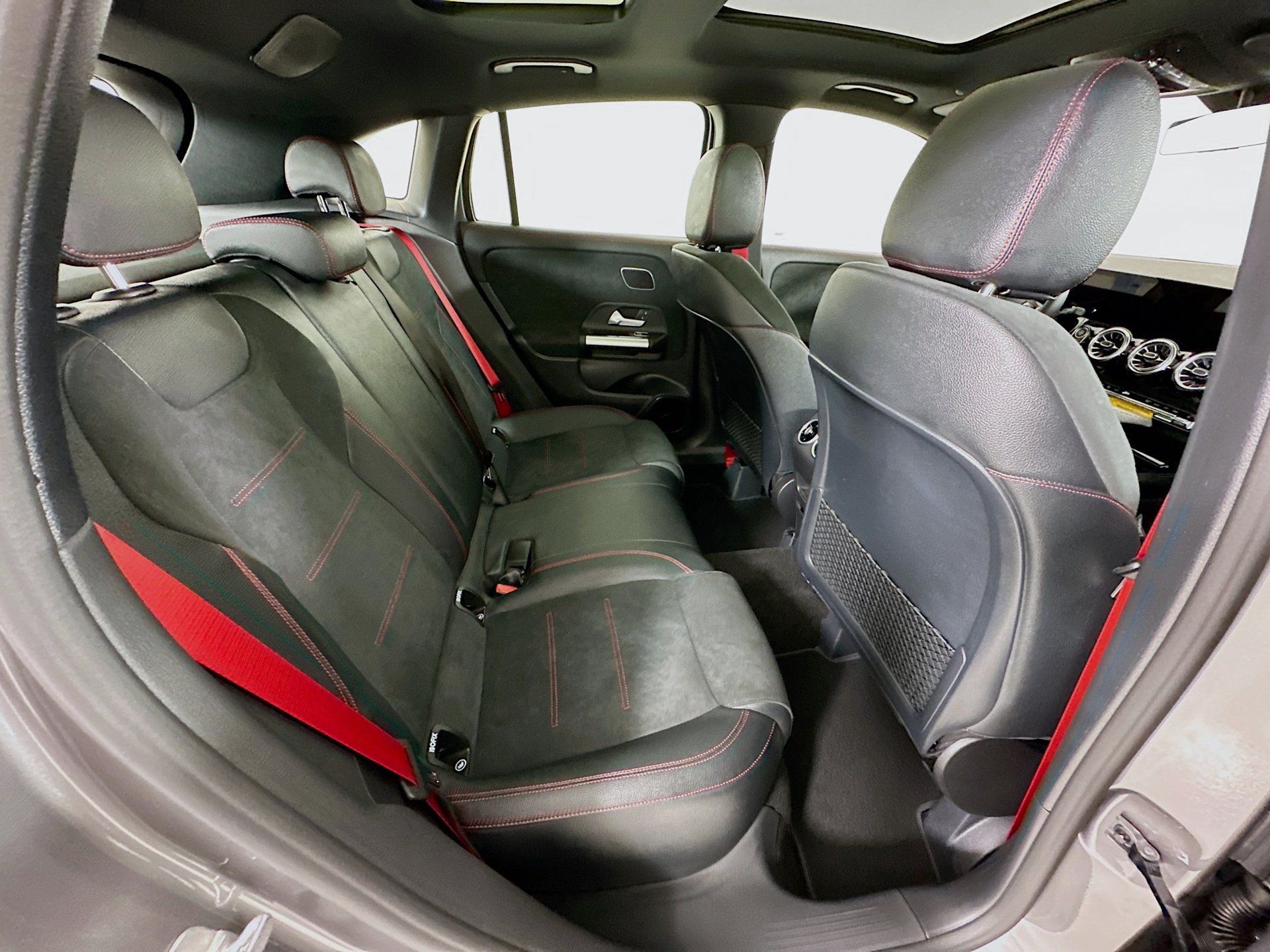 New 2026 Mercedes-Benz GLA 35 AMG 4MATIC image 30