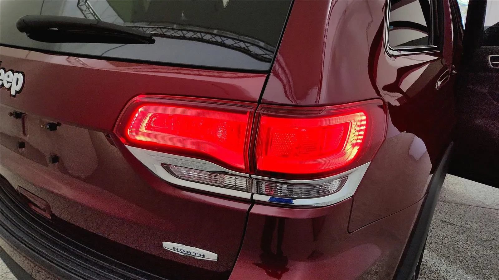 Used 2020 Jeep Grand Cherokee Laredo w/ Quick Order Package 2BN North AWD/4WD image 15