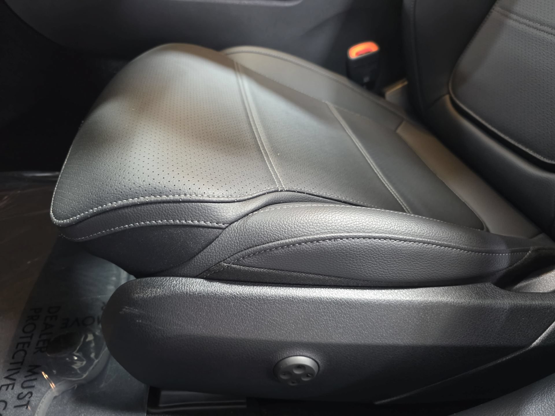 Certified 2025 Mercedes-Benz C 300 4MATIC Sedan image 28