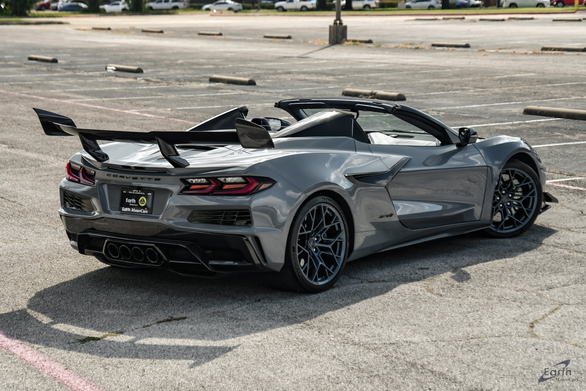 Used 2025 Chevrolet Corvette ZR1 w/ ZR1 Carbon Fiber Aero Package RWD image 26