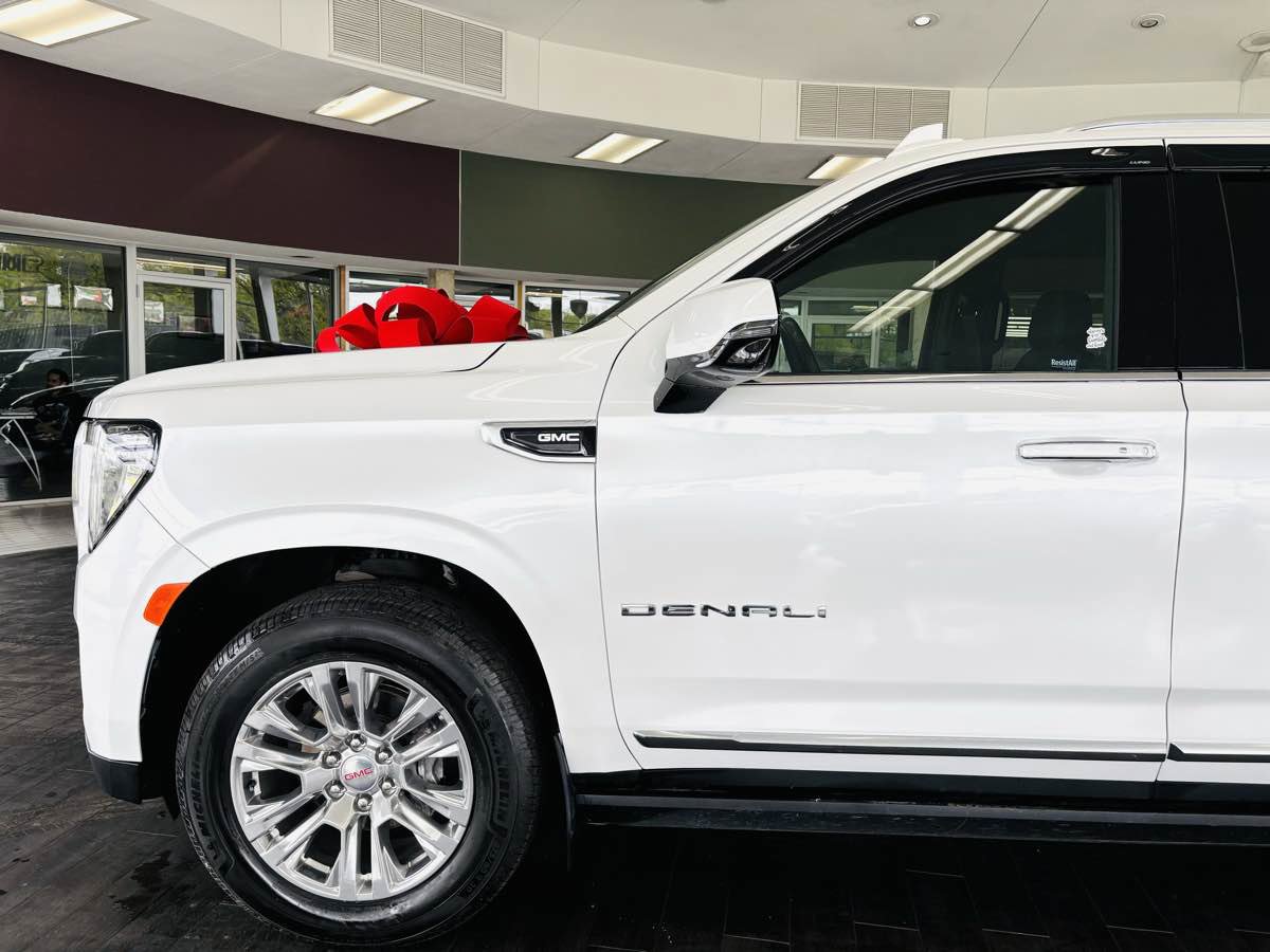 Used 2022 GMC Yukon Denali AWD/4WD image 5