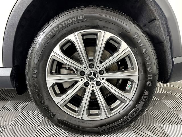 Used 2024 Mercedes-Benz GLC 300 image 11