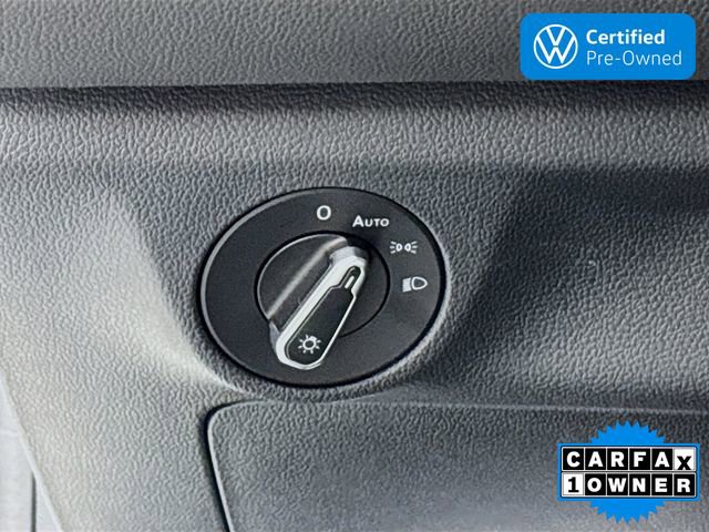 Certified 2025 Volkswagen Jetta Sport image 10