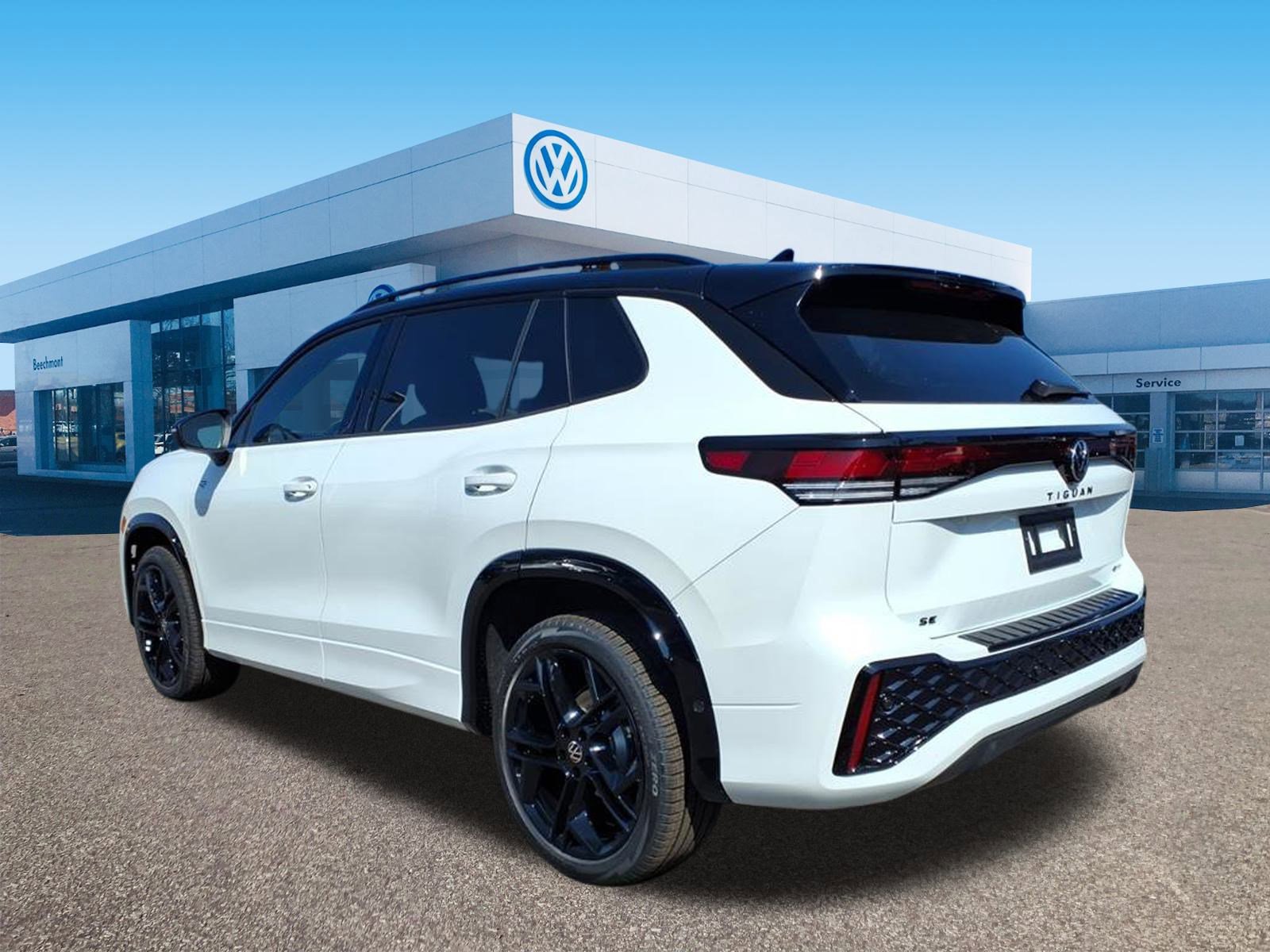 New 2025 Volkswagen Tiguan SE R-Line image 5