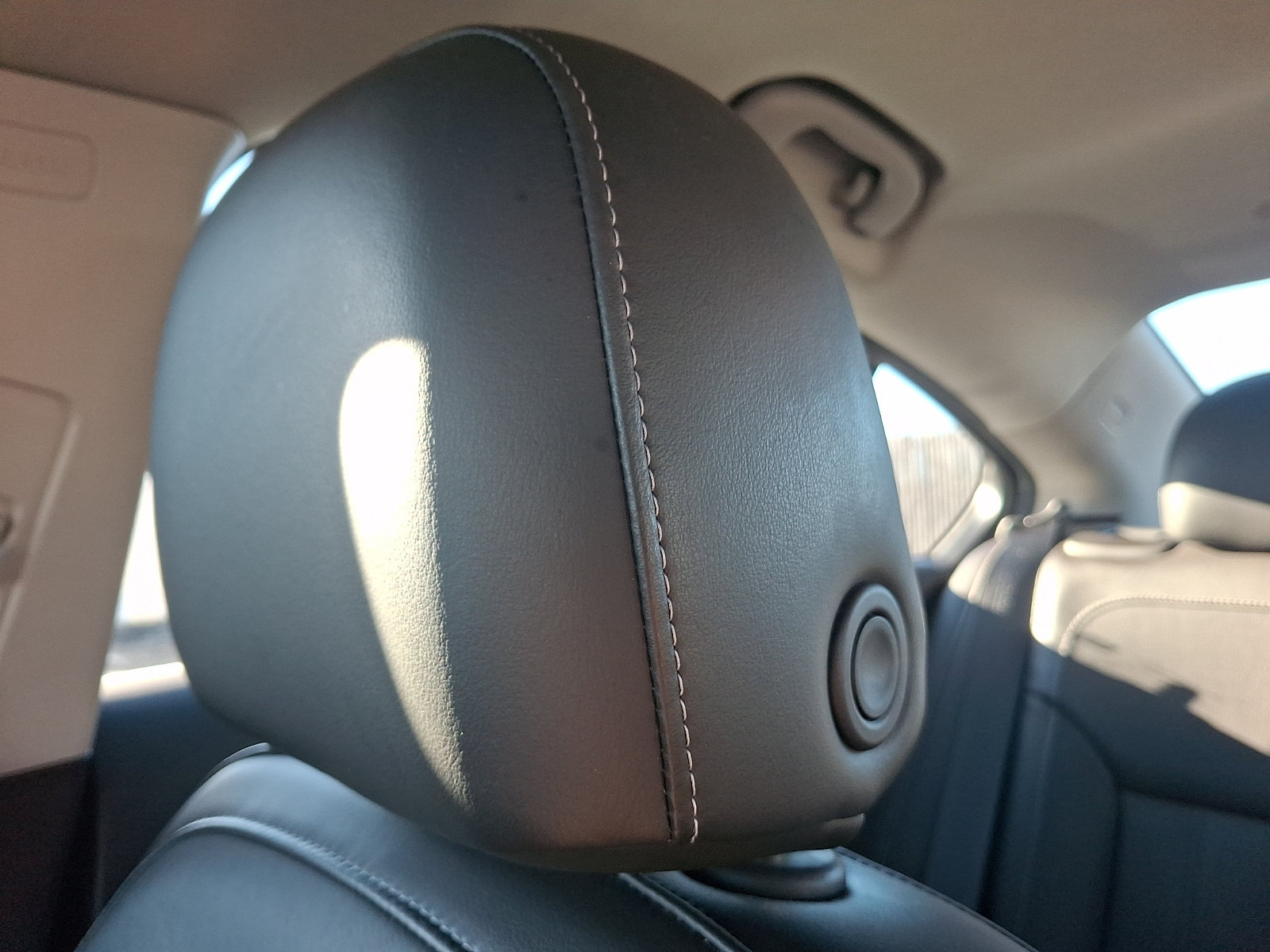 Used 2017 Buick Regal Sport Touring FWD image 13