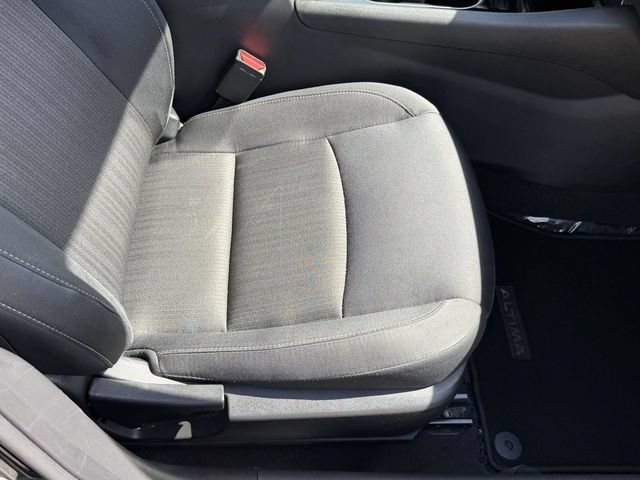 Used 2024 Nissan Altima 2.5 SV FWD image 11