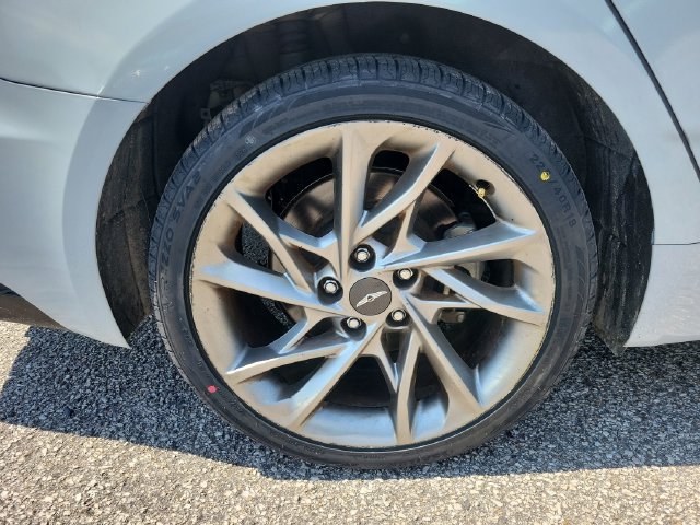 Used 2022 Genesis G70 2.0T RWD image 29