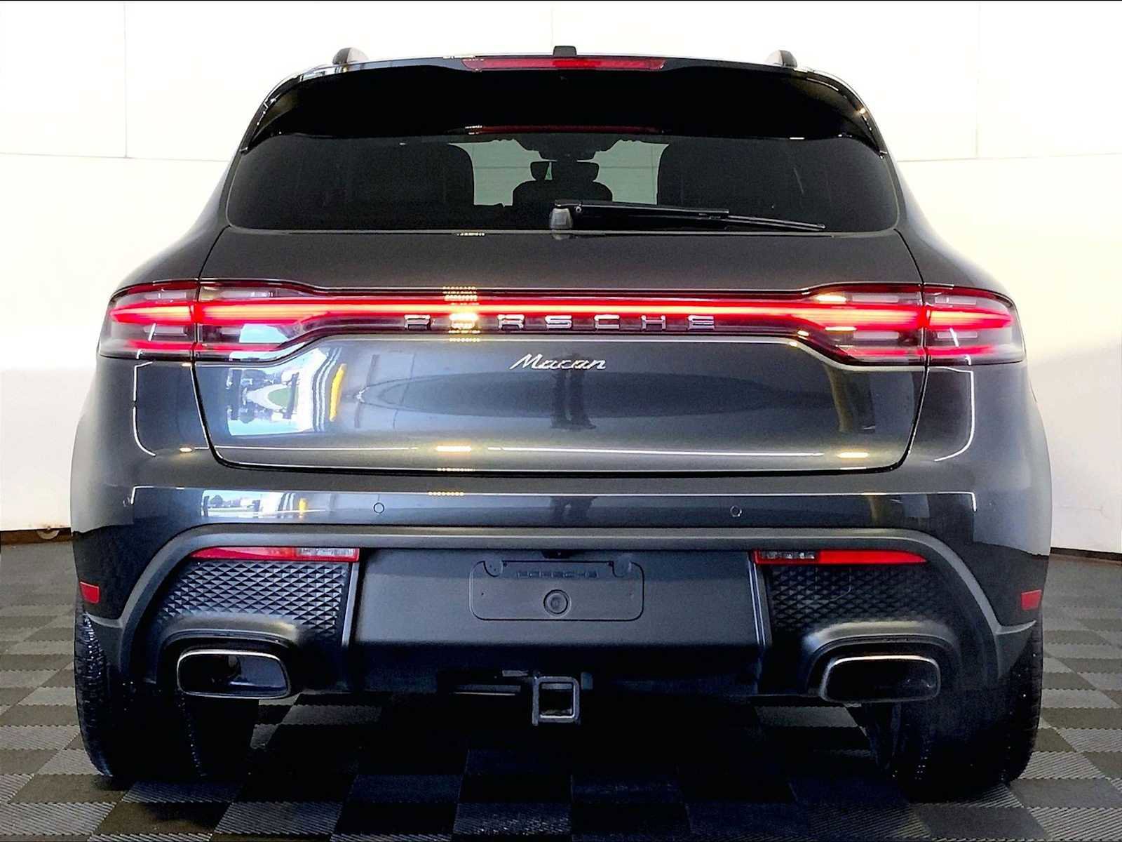 Used 2025 Porsche Macan image 6