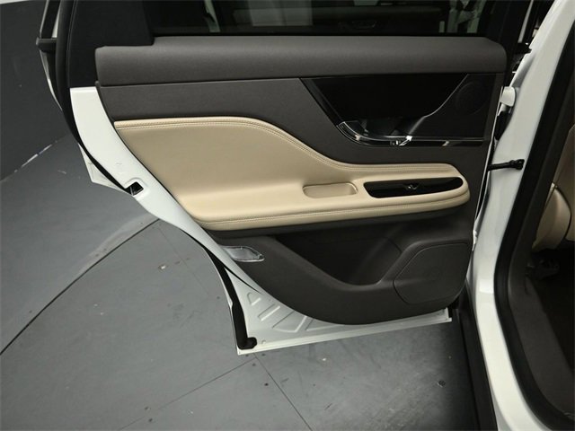 Certified 2023 Lincoln Corsair Reserve w/ Towing Package image 23