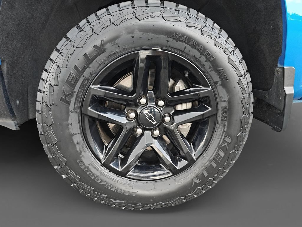 Used 2023 Chevrolet Silverado 1500 Custom Trail Boss w/ LPO, Dark Essentials Package AWD/4WD image 15