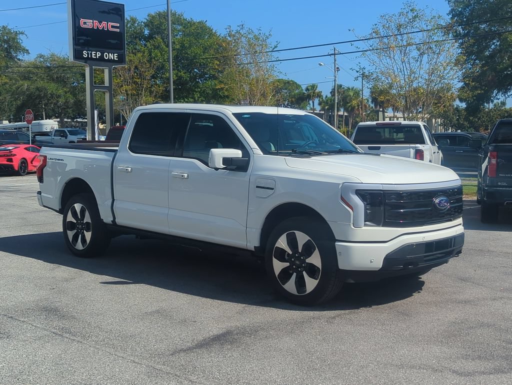 Used 2023 Ford F150 Lightning Platinum AWD/4WD image 8