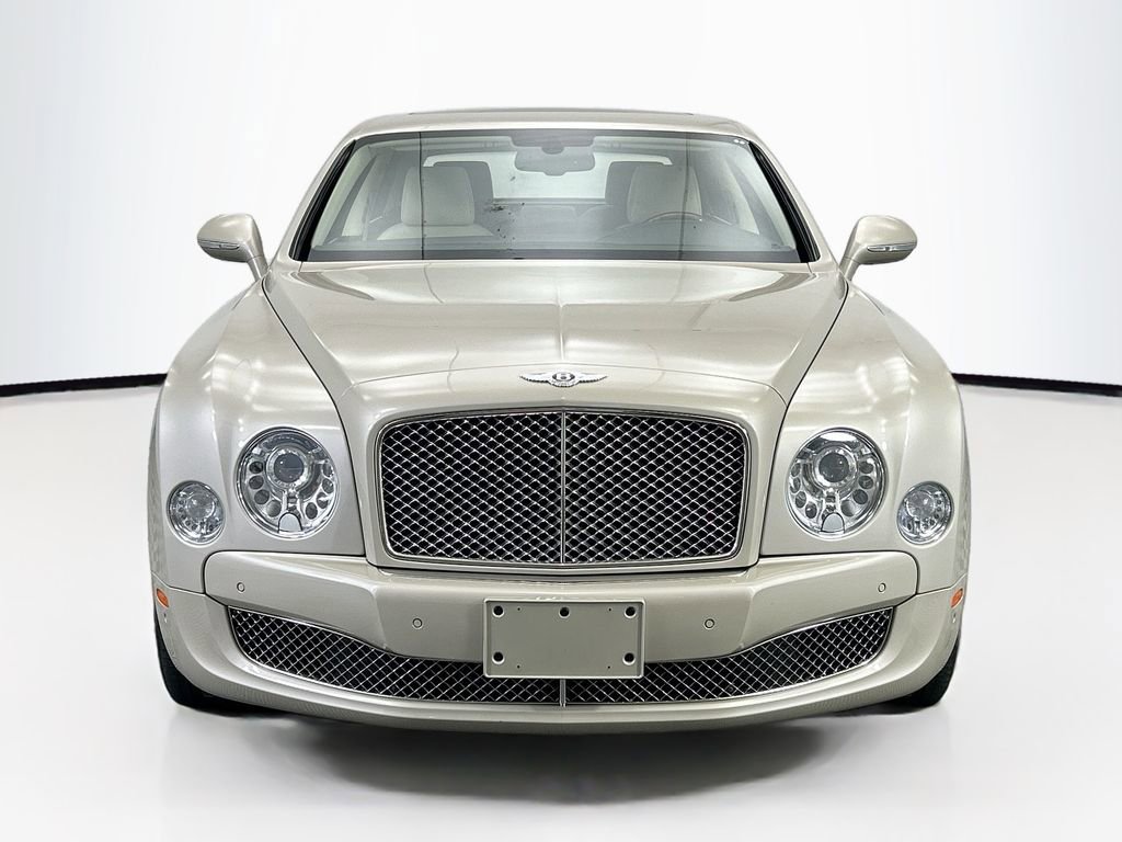 Used 2016 Bentley Mulsanne image 2