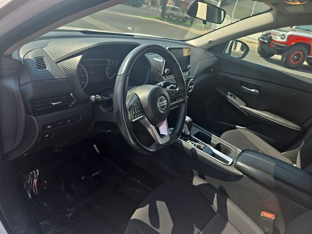 Used 2022 Nissan Sentra SV FWD image 12
