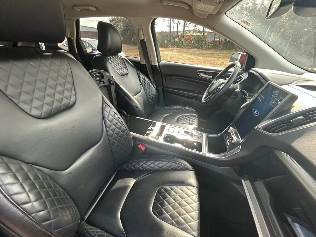 Used 2024 Ford Edge Titanium image 27