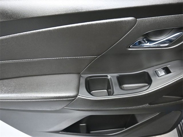 Used 2023 Chevrolet Traverse LT image 19