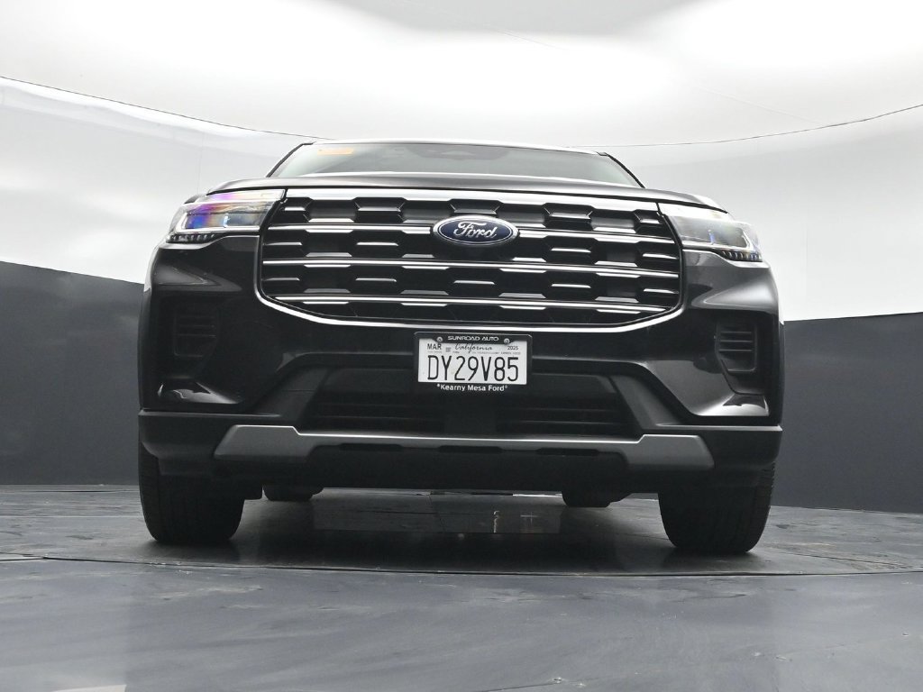 Used 2025 Ford Explorer Active AWD/4WD image 48
