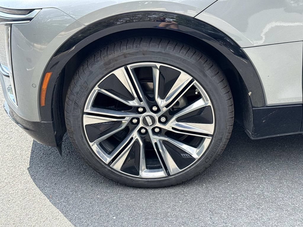 Certified 2026 Cadillac Lyriq Signature Luxury w/ Nappa Leather Package AWD/4WD image 7