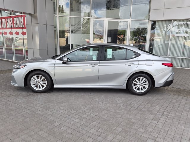 Used 2025 Toyota Camry LE FWD image 12