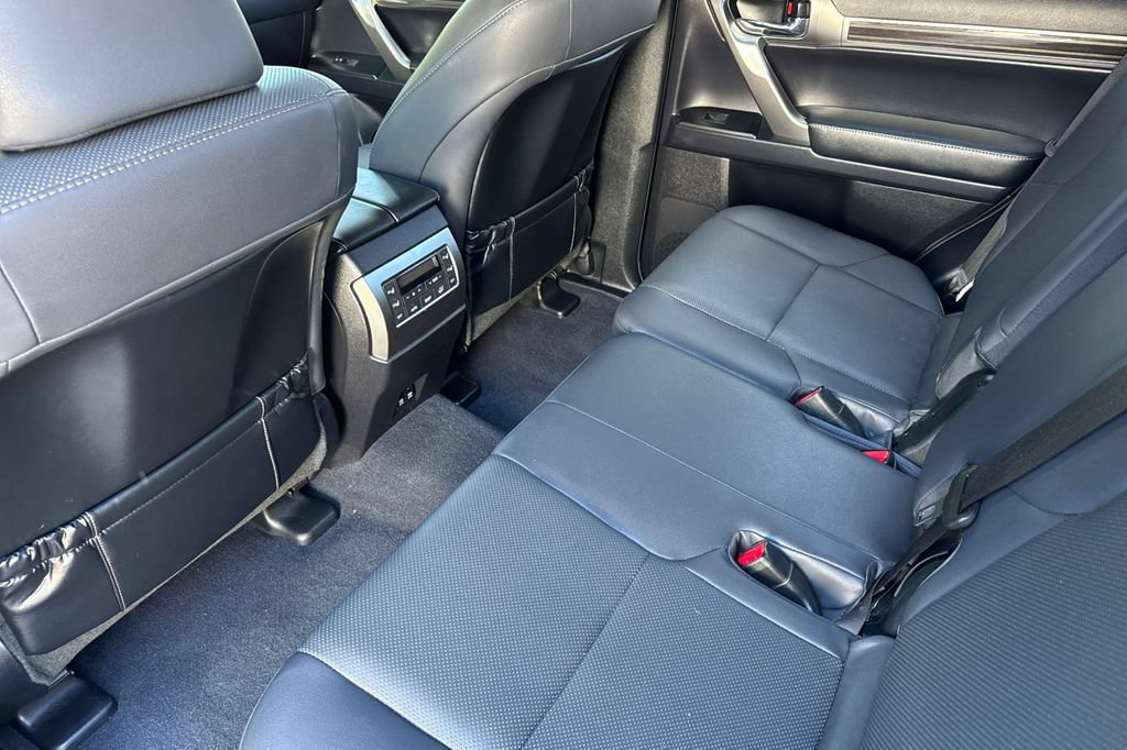 Used 2022 Lexus GX 460 Premium w/ Premium Package AWD/4WD image 11