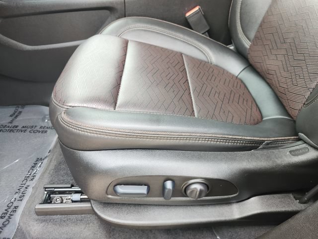 Used 2024 Chevrolet Traverse High Country FWD image 26