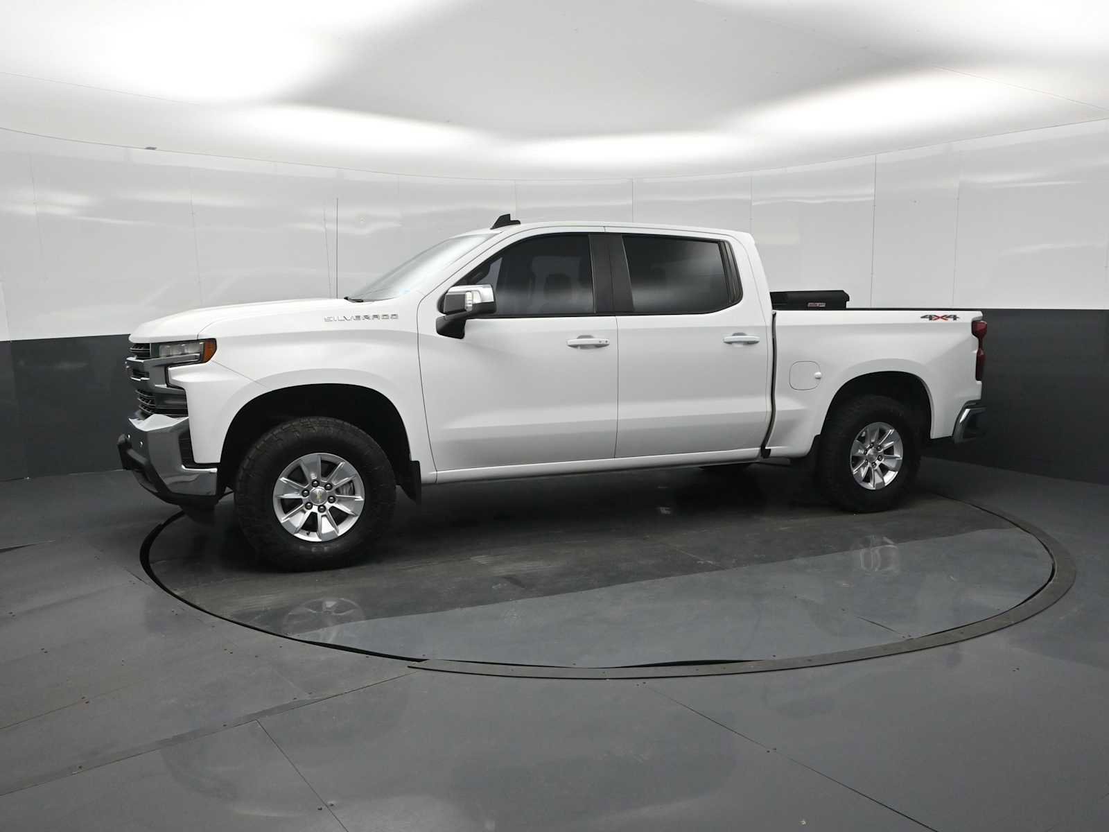 Used 2020 Chevrolet Silverado 1500 LT w/ Convenience Package image 3