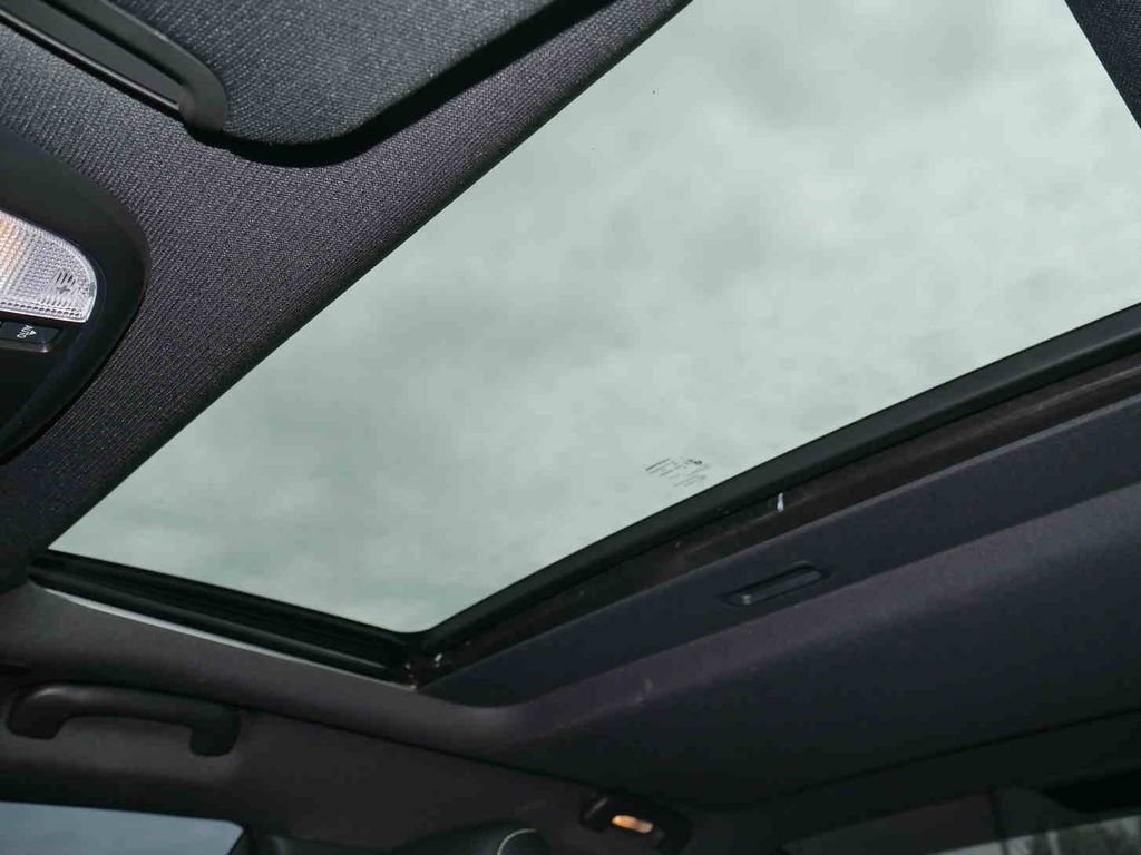 Used 2023 Dodge Charger SRT Hellcat w/ Harman/Kardon Audio Group image 29