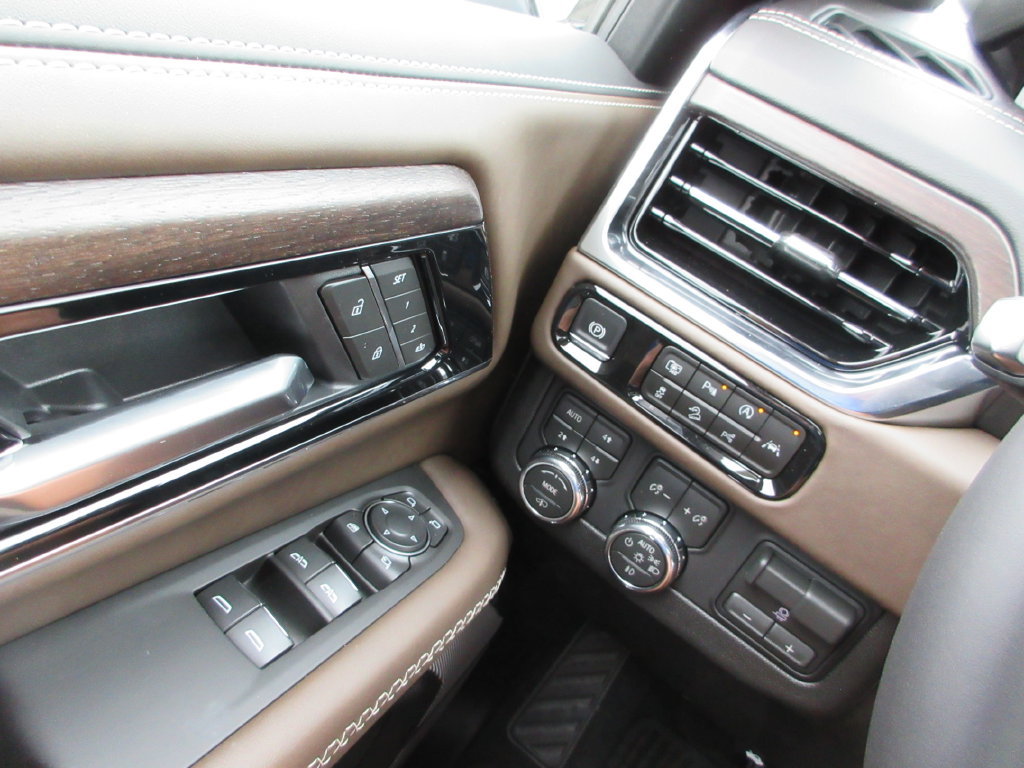 New 2026 GMC Yukon Denali Ultimate AWD/4WD image 18