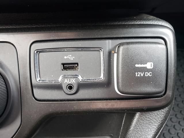 Used 2023 Jeep Renegade Limited w/ Sun/Sound Group AWD/4WD image 22