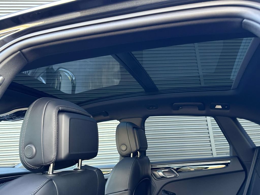 New 2026 Porsche Macan AWD/4WD image 16