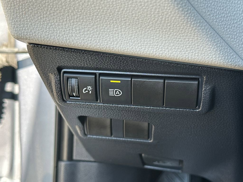 Used 2022 Toyota Corolla Cross L AWD/4WD image 20