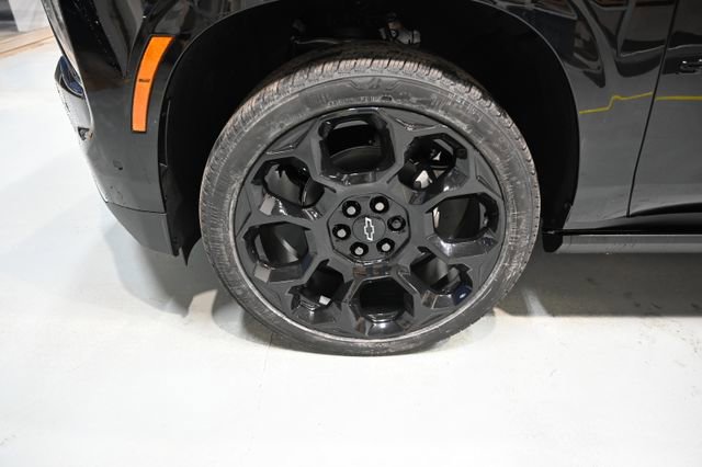 New 2026 Chevrolet Suburban High Country AWD/4WD image 35