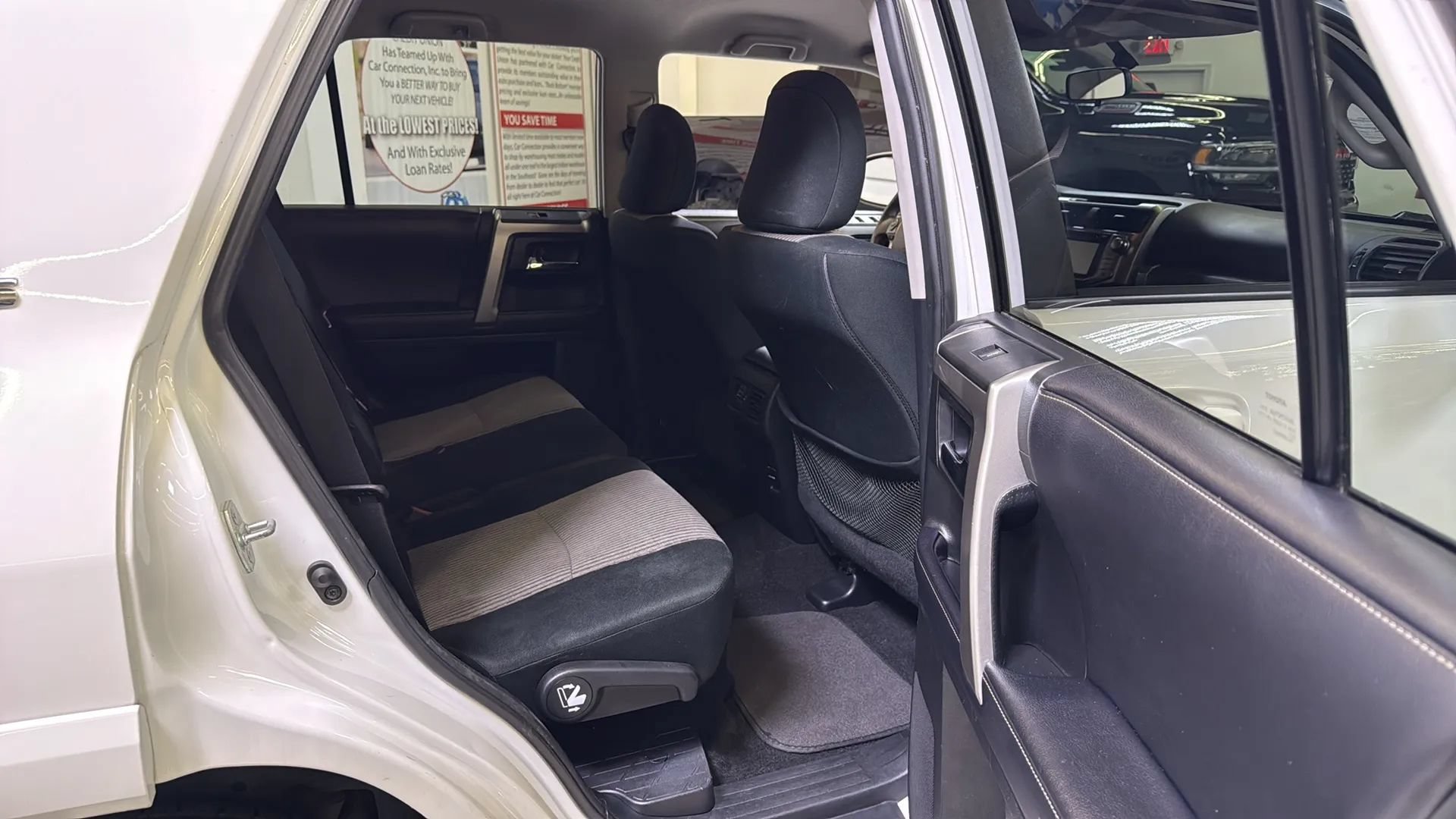 Used 2018 Toyota 4Runner SR5 RWD image 20