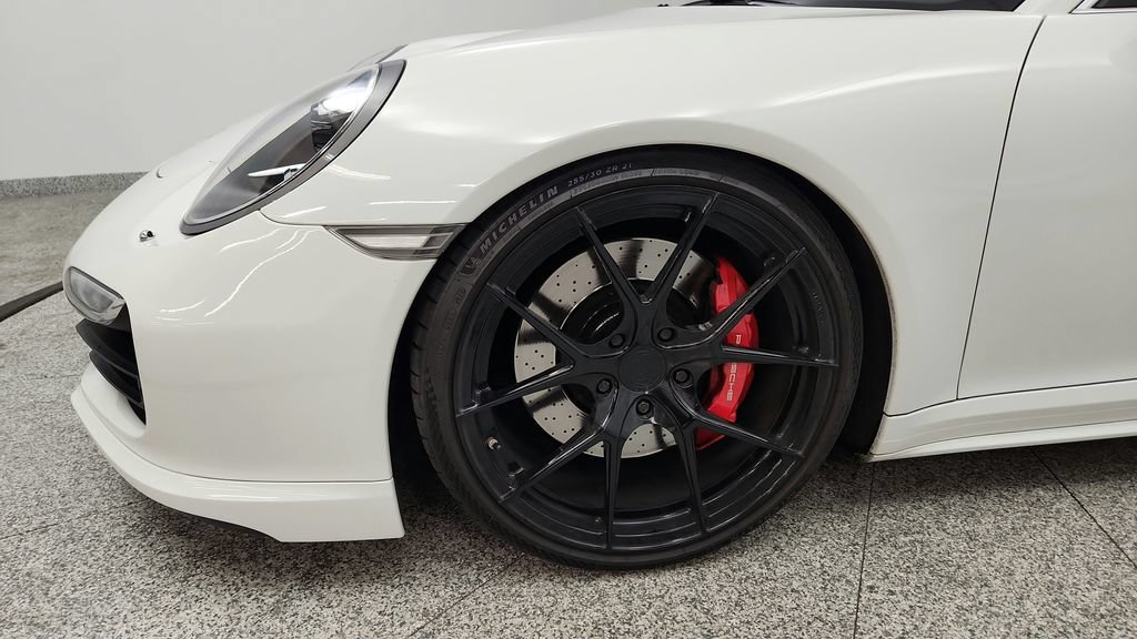 Used 2015 Porsche 911 Turbo AWD/4WD image 14
