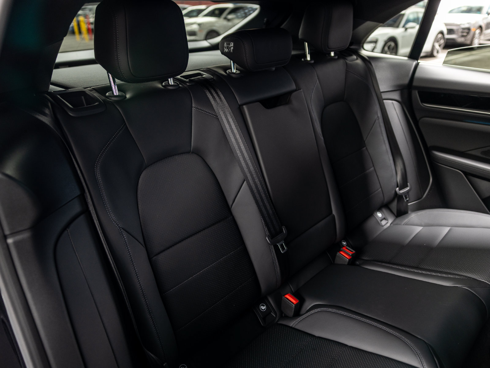 New 2026 Porsche Macan 4 Electric AWD/4WD image 34