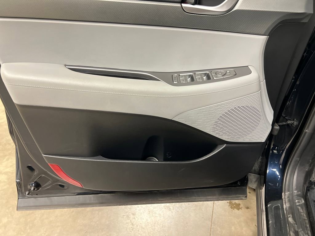 Used 2023 Hyundai Palisade SE w/ Cargo Package image 15