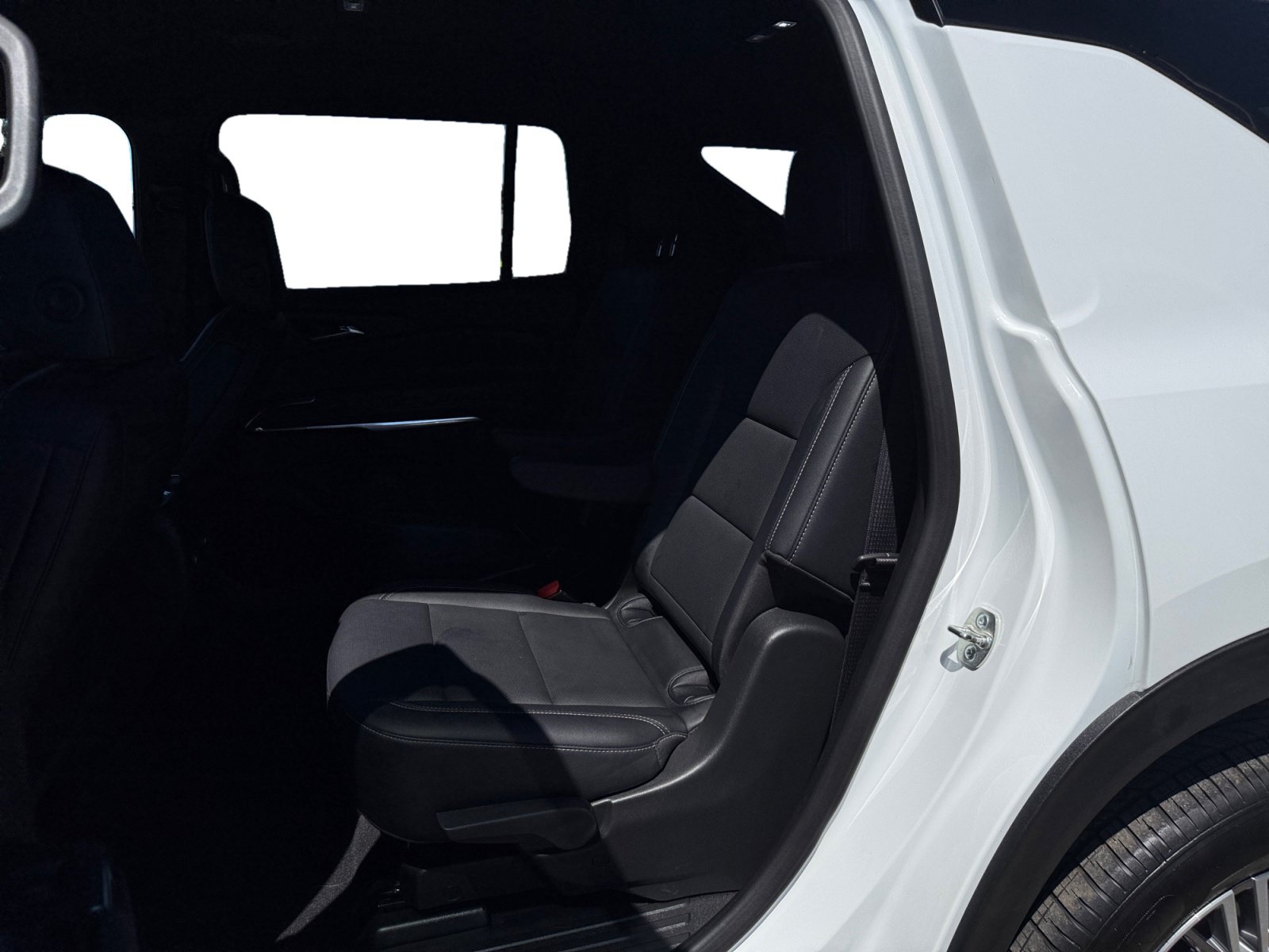 Used 2025 Chevrolet Traverse LT FWD image 16