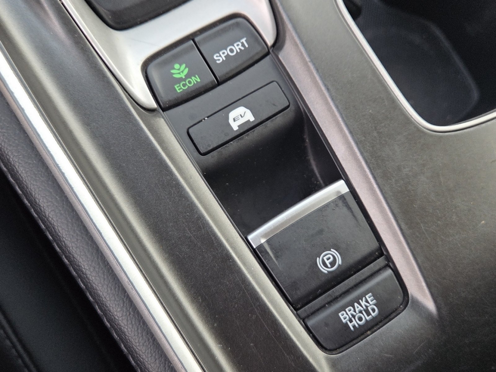 Used 2018 Honda Accord Touring image 8