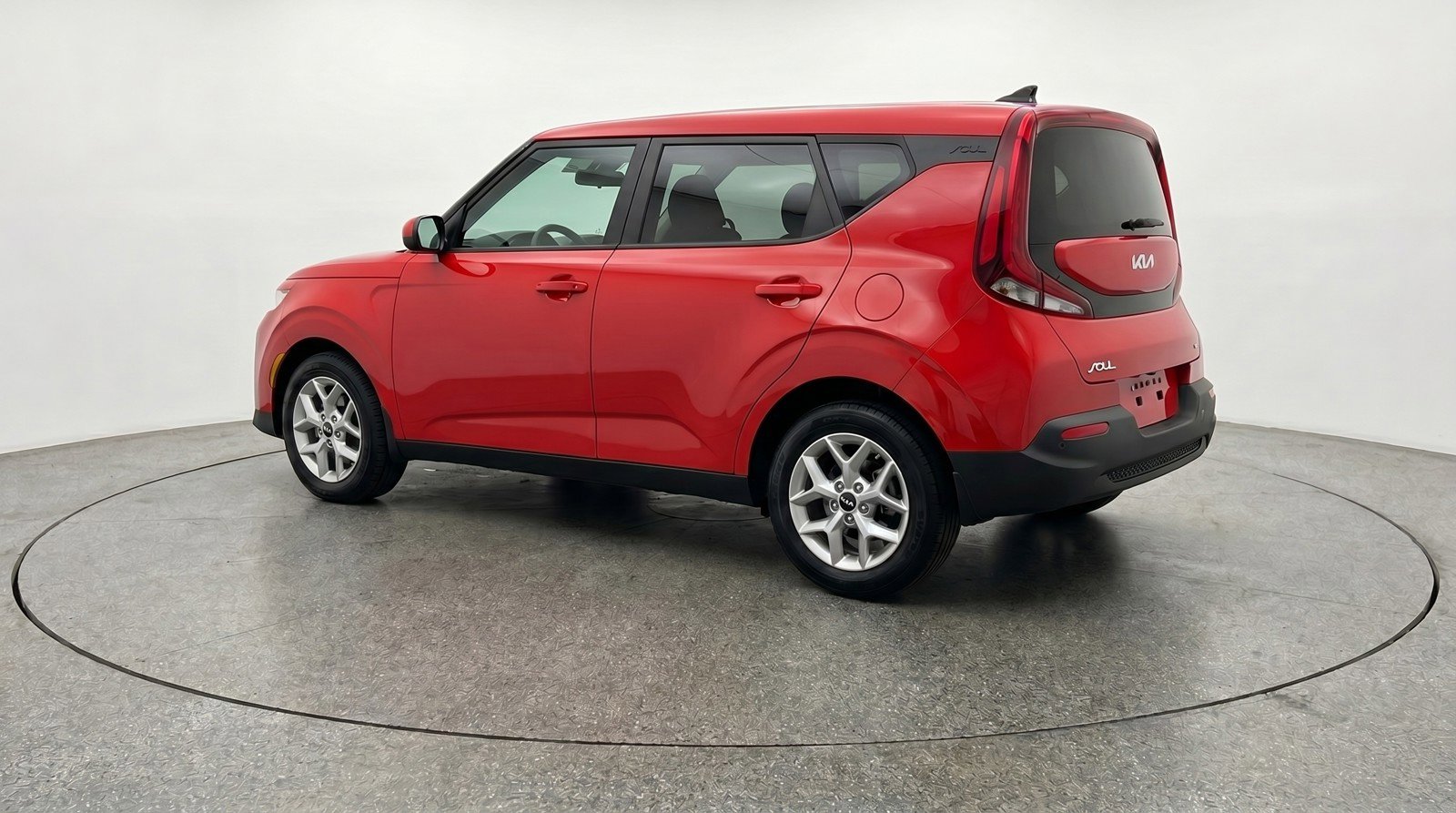 Used 2025 Kia Soul LX w/ LX Technology Package FWD image 6