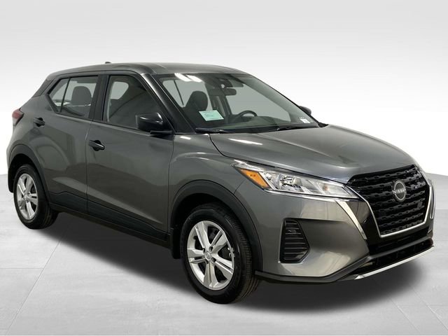 New 2025 Nissan Kicks Play S image 1