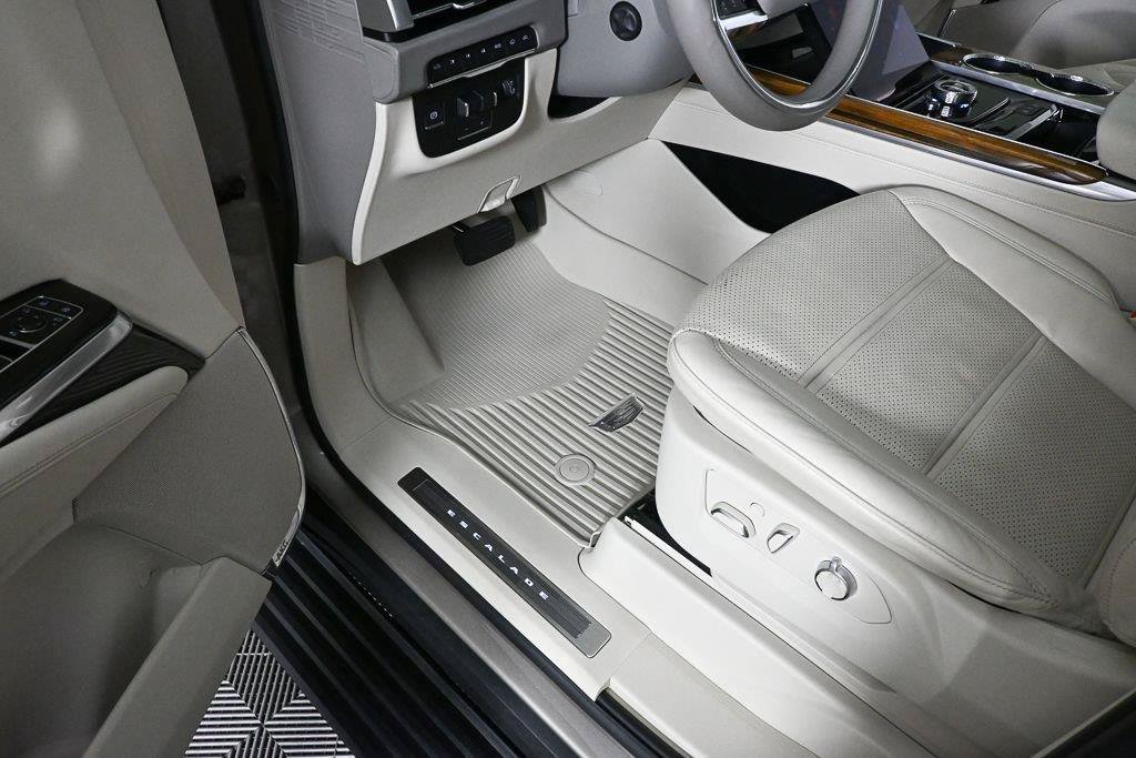 Used 2025 Cadillac Escalade Sport Platinum w/ LPO, Floor Liner Package AWD/4WD image 7