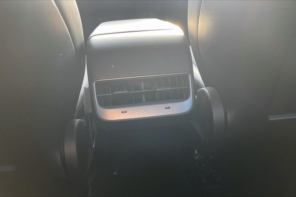 Used 2022 Tesla Model 3 Long Range AWD/4WD image 30