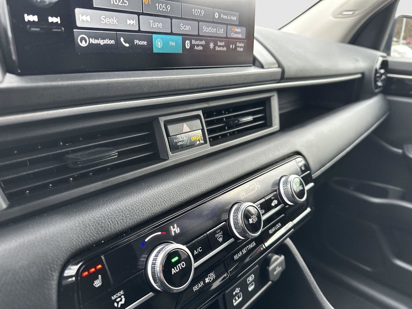 Certified 2025 Honda Pilot Touring image 23